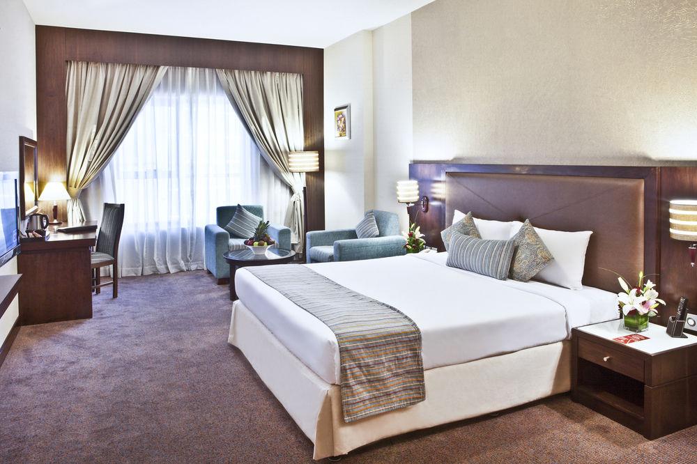 Ramada By Wyndham Dubai Deira Otel Dış mekan fotoğraf